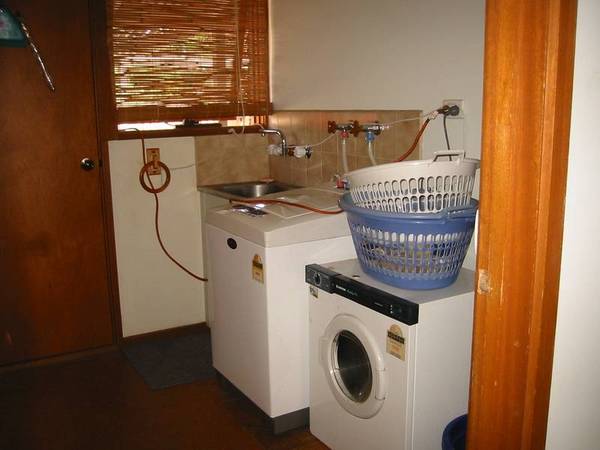 SEPARATE FAMILY ROOM, FRESH PAINT, NEW CARPET Picture SEPARATE FAMILY ROOM, FRESH PAINT, NEW CARPET Picture