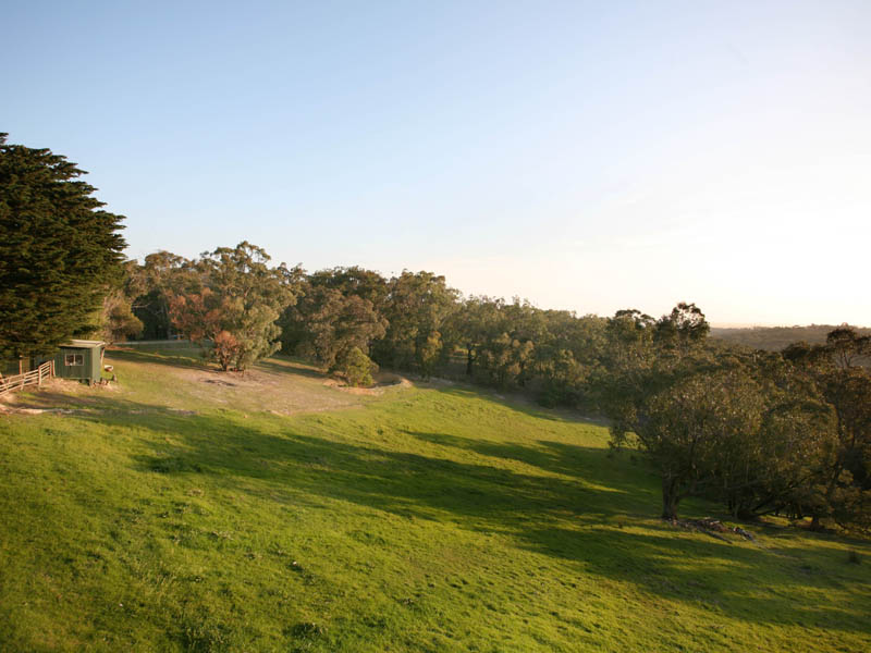 AN ENVIRONMENTALLY BEAUTIFUL AND PICTURESQUE 15 ACRES WITH SUPERB VIEWS JUST MINUTES FROM THE PRINCES HIGHWAY OFFICER Picture 3