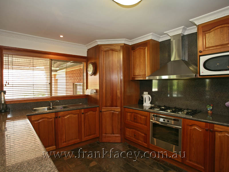 FAMILY HOME IN SOUGHT AFTER AREA Picture