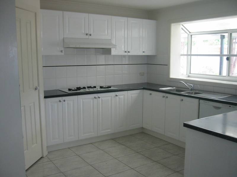 TO BE FRESHLY PAINTED WITH FOUR SEPARATE LIVING ZONES Picture 2