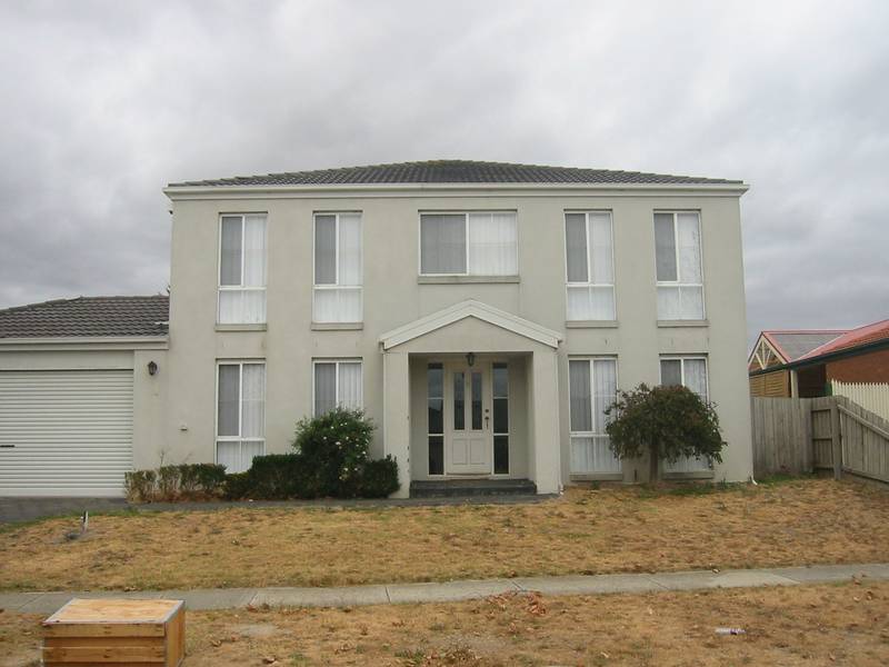 TO BE FRESHLY PAINTED WITH FOUR SEPARATE LIVING ZONES Picture 1