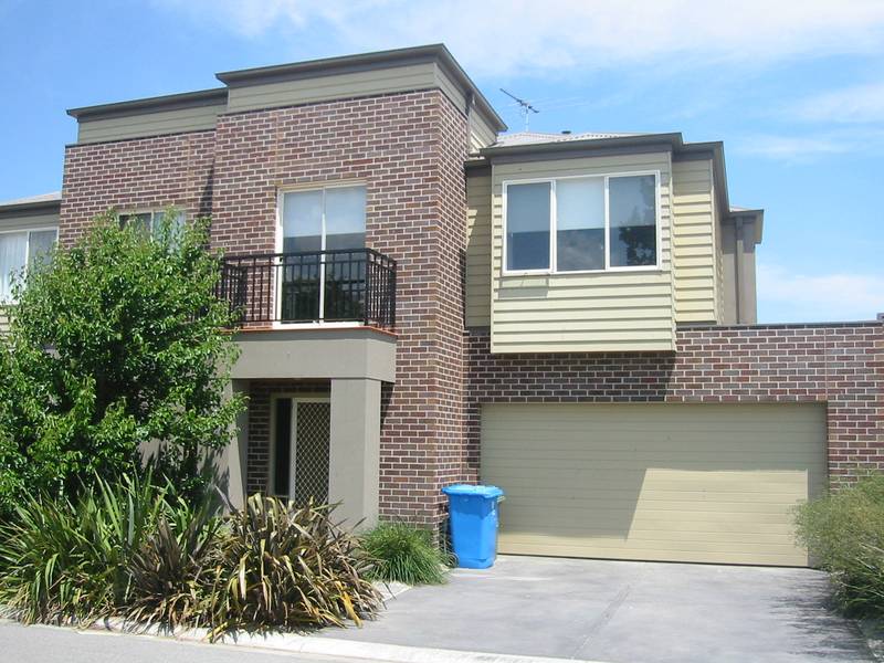 MODERN AND WELL LOCATED - OPEN 9/4 @ 4.00PM Picture