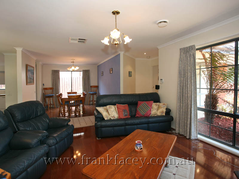 PACKED WITH FEATURES - 3BR NORTHSIDE Picture 3