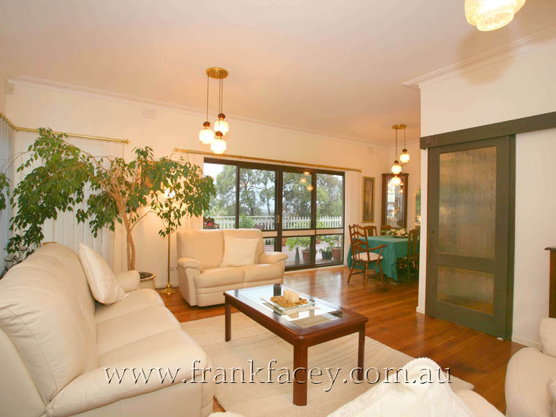 OLD BERWICK GEM WITH VIEWS TO DELIGHT Picture 3