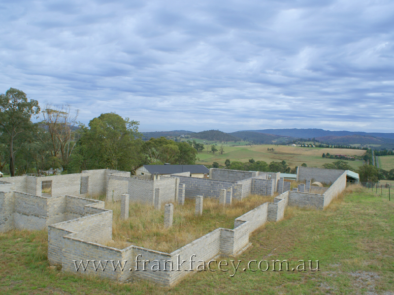 DRESS CIRCLE 1 ACRE - COMPLETE THE VISION Picture 1