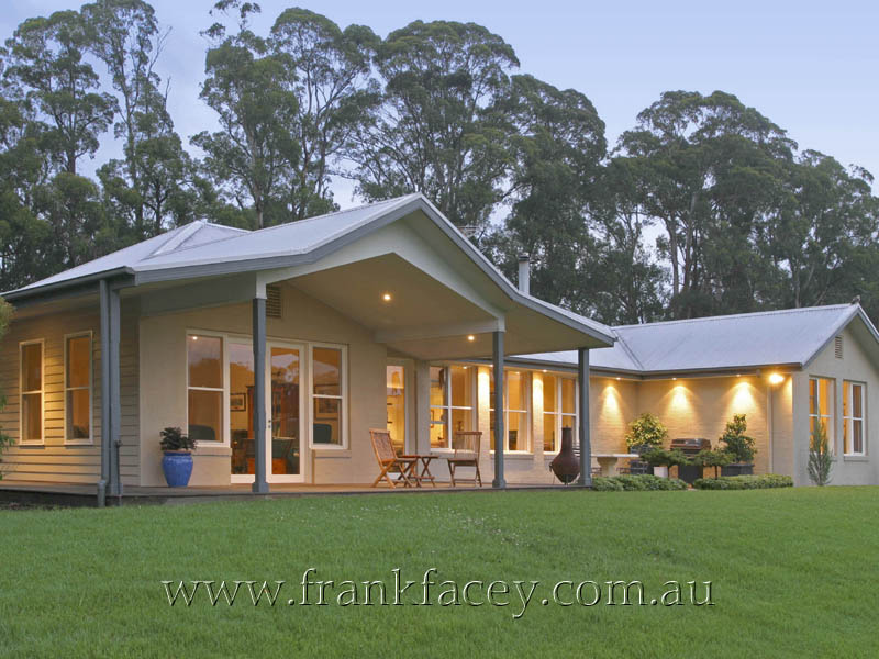 A UNIQUELY PEACEFUL AND PRIVATE FAMILY HAVEN ON 8 GLORIOUS ACRES Picture 1