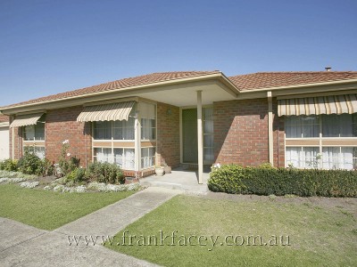 PRIME LOCATION IN BEACONSFIELD Picture