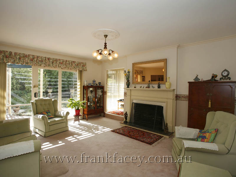 PREMIUM NORTH SIDE POSITION - WALK TO VILLAGE Picture 3