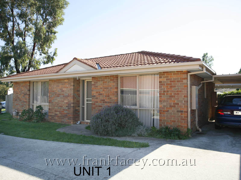 THREE GREAT CHANCES TO OWN AN AFFORDABLE TOWNHOUSE Picture 2