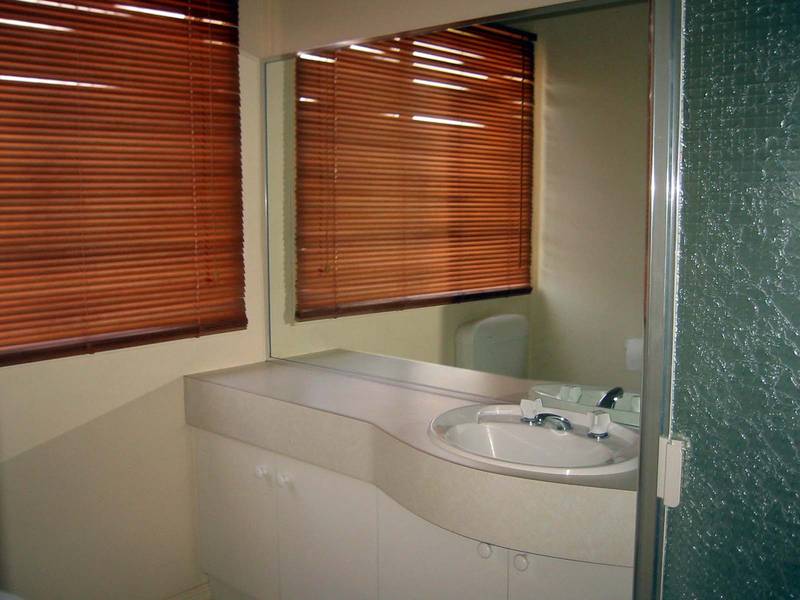 CLOSE TO FACILITIES Picture