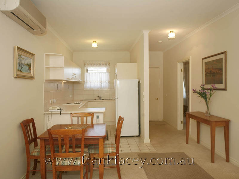 2BR INDEPENDENT UNIT BERWICK RETIREMENT VILLAGE Picture 2
