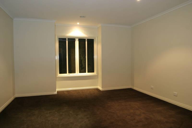 CHARACTER AND STYLE IN HEART OF TOWN Picture 2