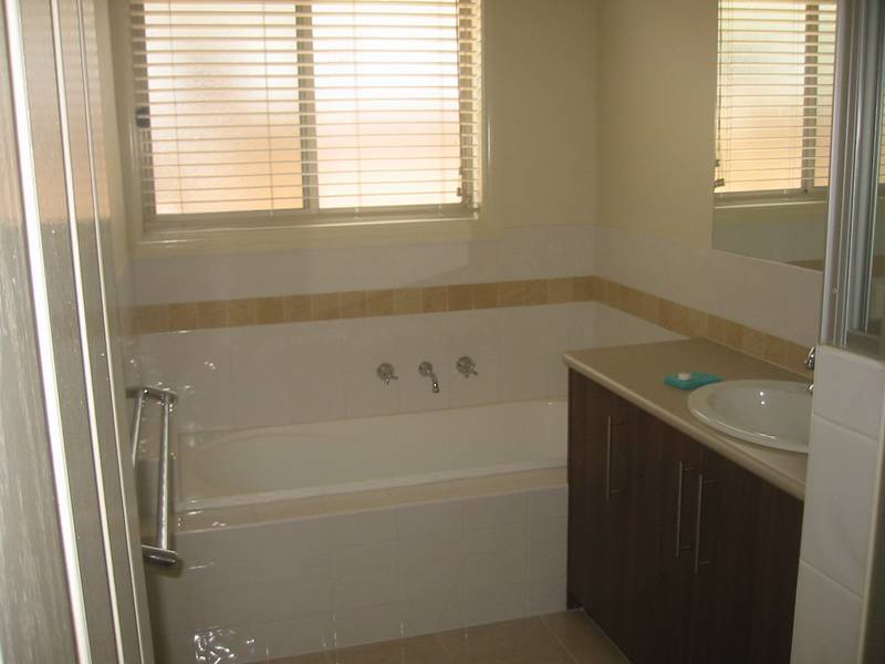 CHARACTER AND STYLE IN HEART OF TOWN Picture 3