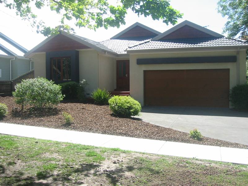 CHARACTER AND STYLE IN HEART OF TOWN Picture 1