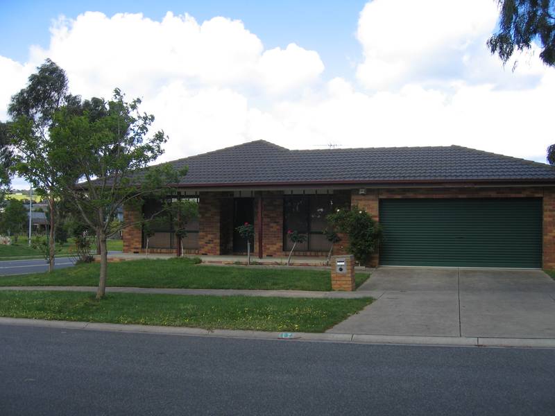 FUNCTIONAL FAMILY HOME Picture 1