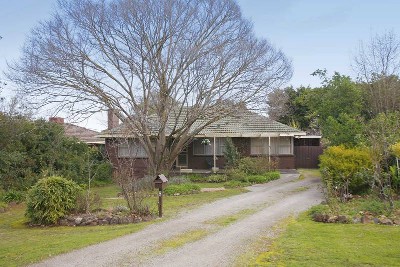 THREE BEDROOM CLOSE TO TOWN Picture THREE BEDROOM CLOSE TO TOWN Picture