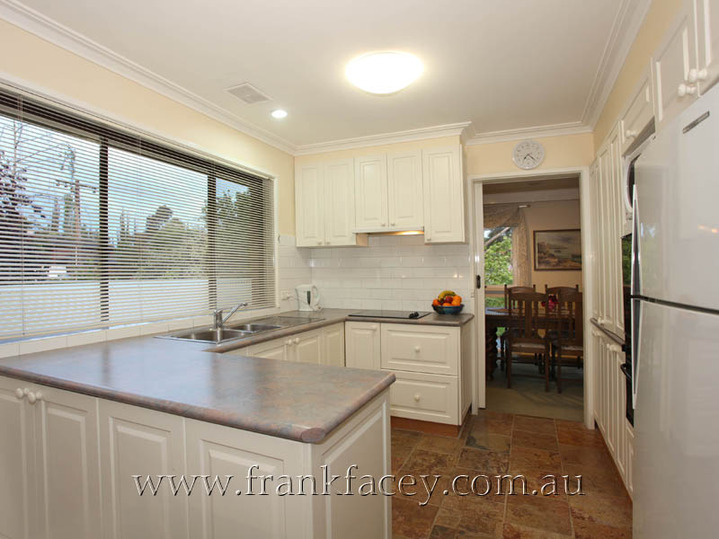 IN THE HEART OF OLD BERWICK - POTENTIAL TO REDEVELOP Picture 3