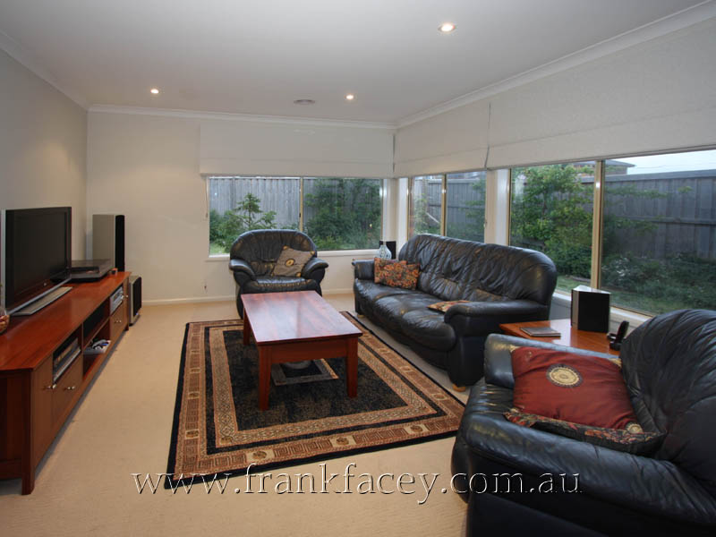 DESIGNED FOR FAMILY LIVING Picture 3