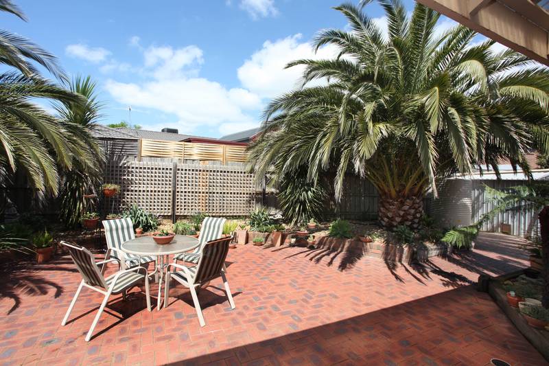 NEAT AND SWEET 3 BEDROOM Picture 2