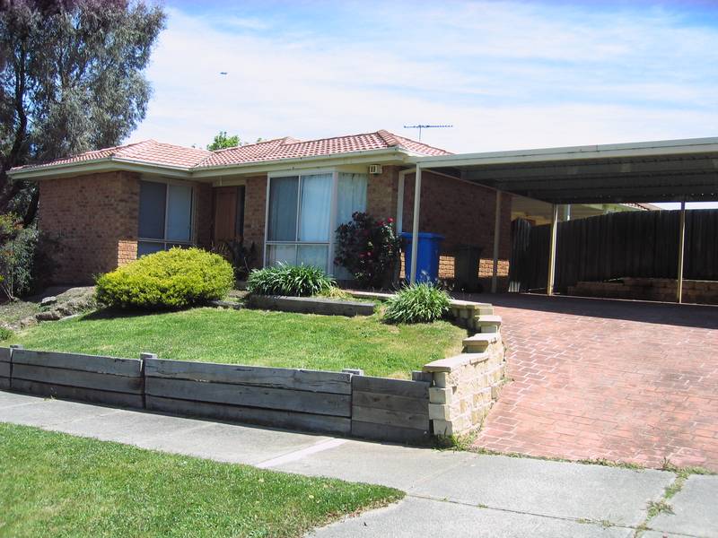 SUMMER BARBEQUES A BREEZE HERE Picture 2