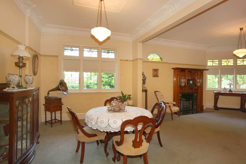 GRAND EDWARDIAN RESIDENCE - OLD BERWICK Picture 2