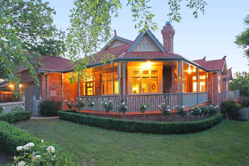 GRAND EDWARDIAN RESIDENCE - OLD BERWICK Picture 1