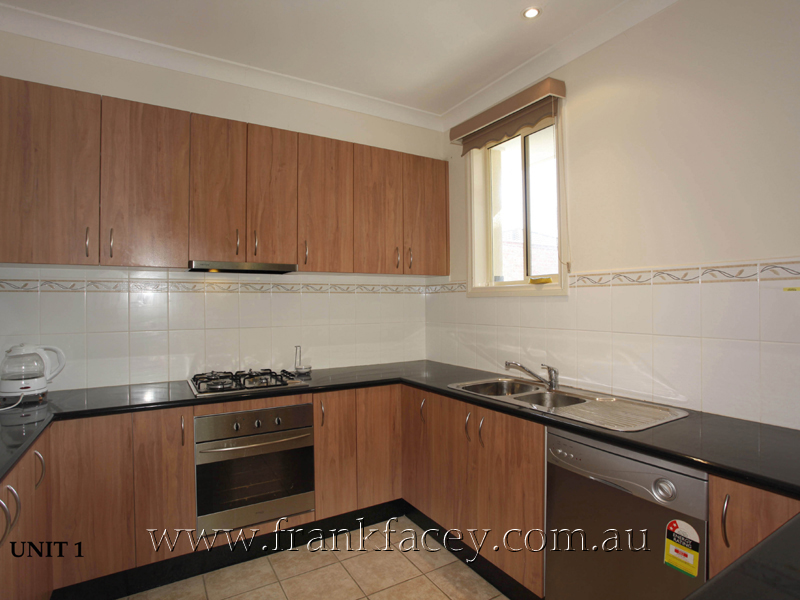 RIGHT IN THE HEART OF TOWN Picture 2