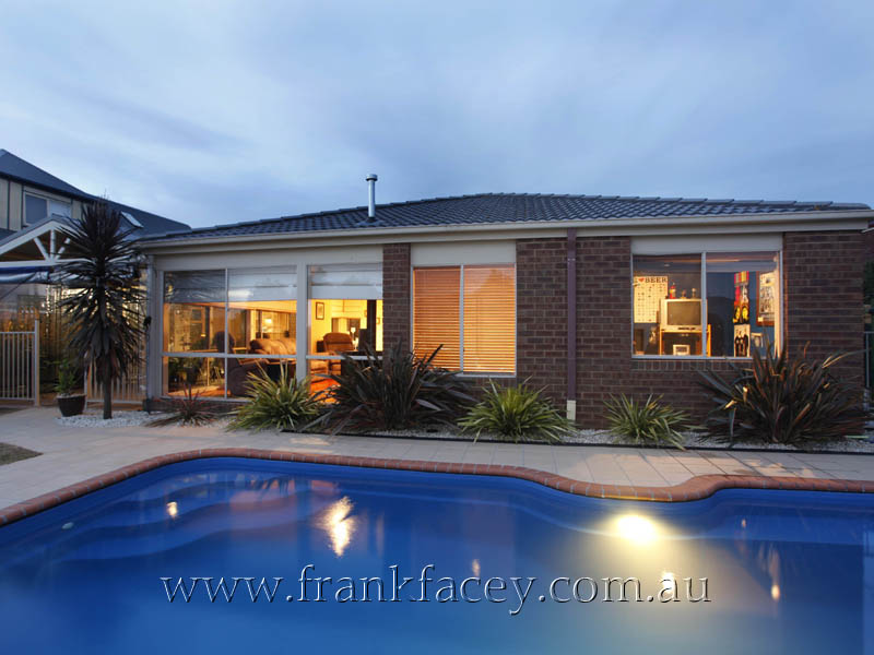 FIT FOR ENTERTAINING ALL YEAR ROUND Picture 2