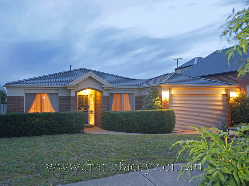 FIT FOR ENTERTAINING ALL YEAR ROUND Picture 1