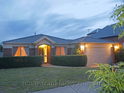 FIT FOR ENTERTAINING ALL YEAR ROUND Picture