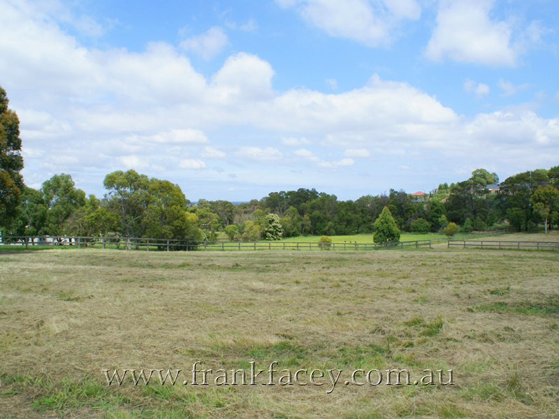 TWO SENSATIONAL ACRES - WALK TO VILLAGE CENTRE Picture 1