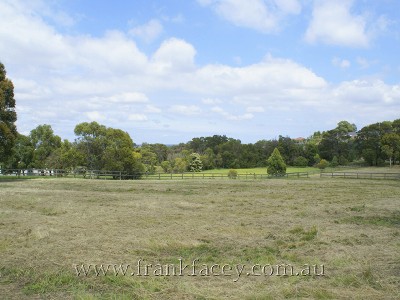 TWO SENSATIONAL ACRES - WALK TO VILLAGE CENTRE Picture TWO SENSATIONAL ACRES - WALK TO VILLAGE CENTRE Picture