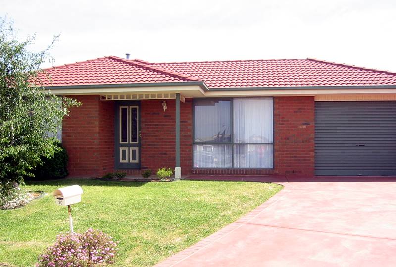 NEAT HOME CLOSE TO SCHOOL Picture 1