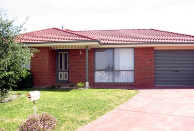 NEAT HOME CLOSE TO SCHOOL Picture NEAT HOME CLOSE TO SCHOOL Picture