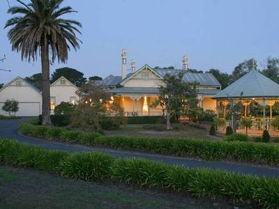 STUNNING VICTORIAN HOMESTEAD Picture