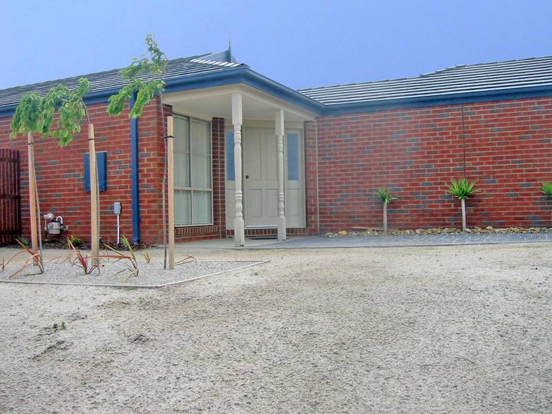 NEAT & SPACIOUS Picture 1