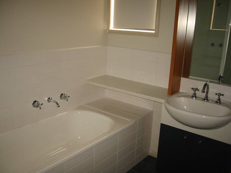 NEAT & SPACIOUS Picture 2