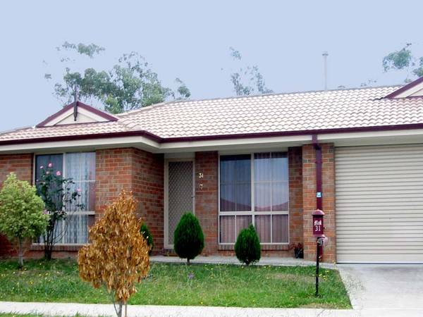 AFFORDABLE, AS NEW CARPET AND PAINT Picture 1