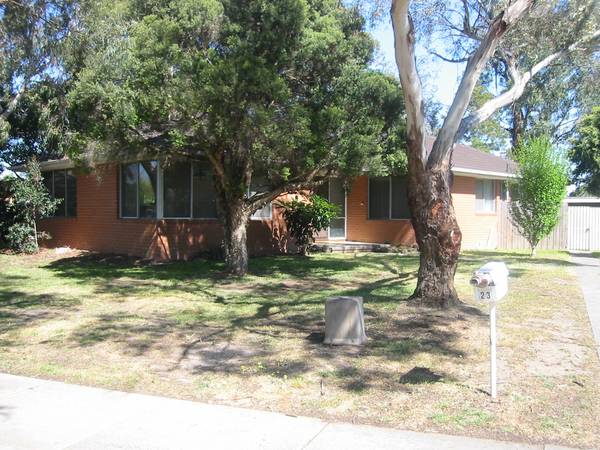 FOUR BEDROOM HOME CLOSE TO TOWN Picture 1