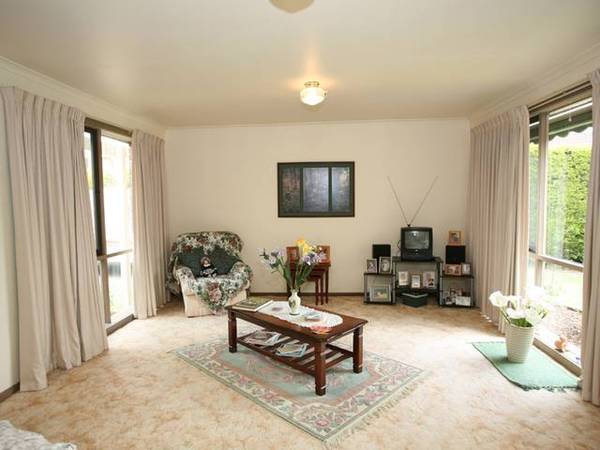 ATTENTION FIRST HOME BUYERS OR INVESTORS Picture 2