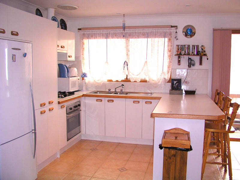 A NEAT AND COMPLETE PACKAGE Picture 2