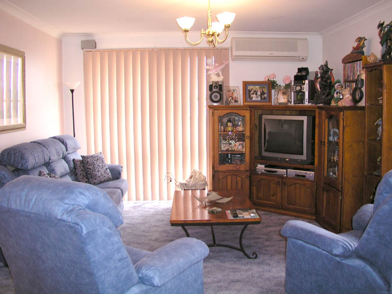 A NEAT AND COMPLETE PACKAGE Picture 3