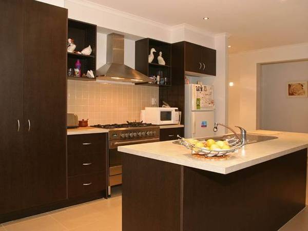 THREE BEDROOMS PLUS STUDY HOME AND ENTERTAINER Picture 2