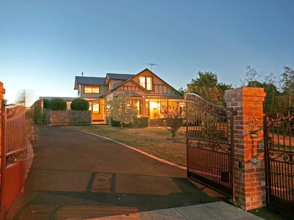 GRACE & GRANDEUR - 15 x 9m SHED, POOL & GAMES ROOM Picture 1