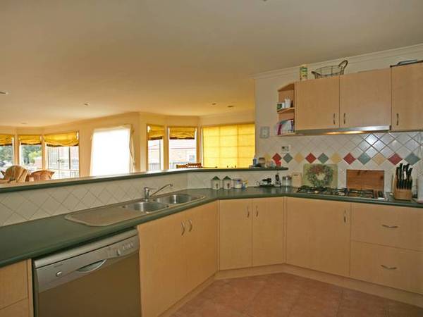 PERFECT INVESTMENT OPPORTUNITY OR FIRST HOME BUYER PROSPECT Picture 2