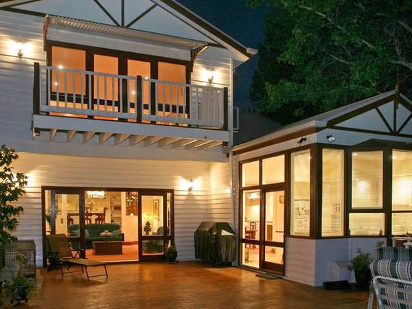 BAYVIEW - CIRCA 1888 - 4 ACRES Picture 2