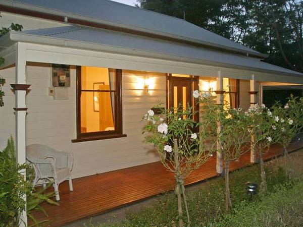 BAYVIEW - CIRCA 1888 - 4 ACRES Picture 1