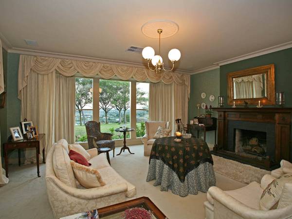 CLASSICAL VICTORIAN COUNTRY HOME ON 20 STUNNING ACRES Picture 2