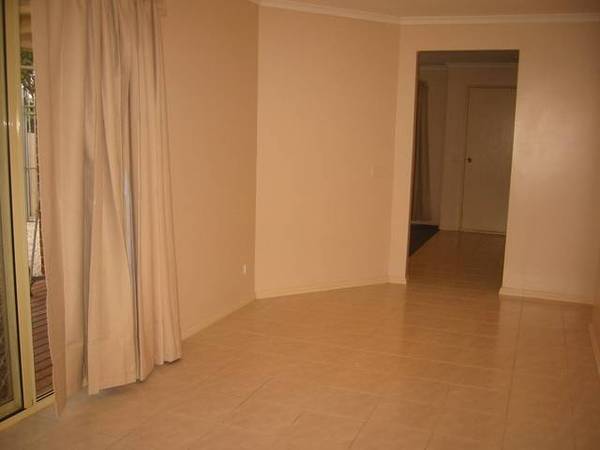 Close to Primary School Picture 3