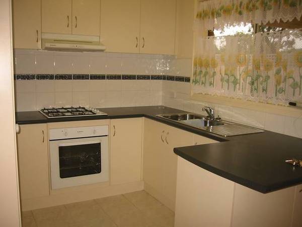 Close to Primary School Picture 2